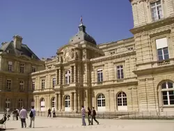 Люксенбургский дворец в Париже