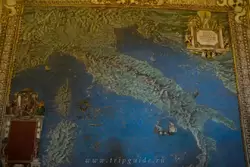 «Современная» карта Италии (16 век) в Галерее географических карт в Ватикане