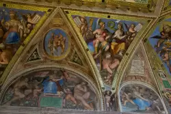Аллегорические изображения провинций Италии на потолке Зала Константина работы Томмазо Лауретти