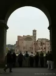 Вид на римские форумы из Колизея