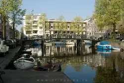 Канал Ньюве Ахтехрахт (<span lang=nl>Nieuwe Achtergracht</span>)