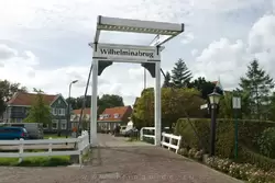 Wilhelminabrug в городке Маркен