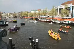 Река Амстел в День королевы