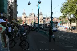 Дамрак — центральная улица Амстердама