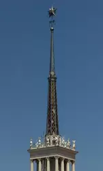Морской вокзал Сочи, шпиль на башне, высота — 37,5 метров