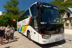 Автобус компании Рута — совершает экскурсии по Сочи, Красной Поляне и Абхазии