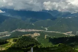 Вид на Эстосадок со смотровой площадки на высоте 2200 метров