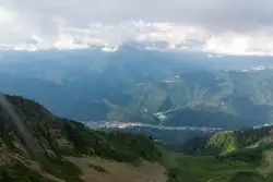 Вид на Красную Поляну и горы Кавказа