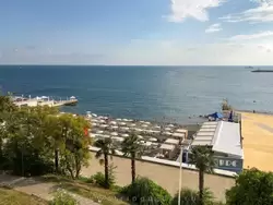 Пляж отеля «Меркюр» в Сочи
