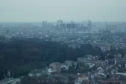 Вид на Европейский квартал Брюсселя в дождь