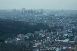 Вид на Европейский квартал Брюсселя в дождь