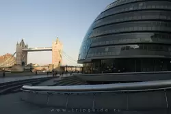 Мэрия Лондона и Тауэрский мост