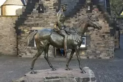 Earl Douglas Haig monument in Edinburgh Castle / Памятник графу Дугласу Хейгу — выдающемуся полководцу в Эдинбургском замке
