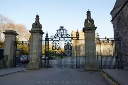 Дворец Холируд в Эдинбурге