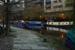 Жилые лодки на канале в Манчестере