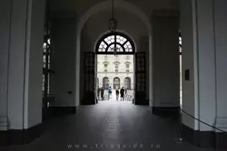 Вход в музей королевского дворца