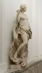Лестница — скульптура богини Венеры