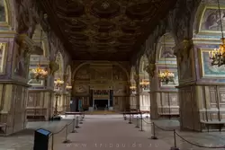 Бальный зал в дворце Фонтенбло