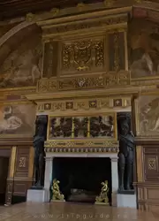 Бальный зал — камин, дворец Фонтенбло