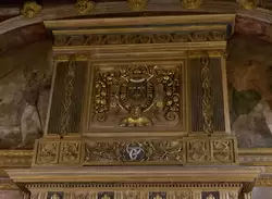 Три лилии на гербе Франции — Бальный зал, дворец Фонтенбло