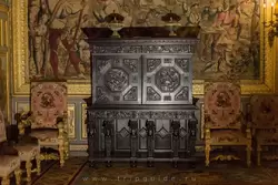 Шкаф из черного дерева — Салон Франциска I в дворце Фонтенбло