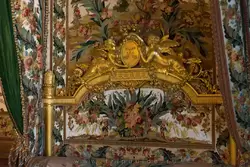 Изголовье кровати — Спальня королевы, дворец Фонтенбло