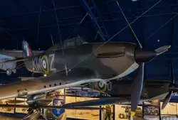 Хоукер Харрикейн (Hawker Hurricane) 1938 г. — истребители времен Второй Мировой войны, составляли более 60% истребителей в ВВС Великобритании в 1940 году
