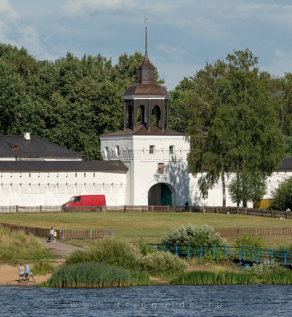 Западная воротная башня, Толгский монастырь