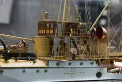 «Дорис» — модель бронепалубного крейсера класса Эклипс, 1896 г., — принимал участие в Англо-Бурской войне 1899-1901, на начальном этапе Первой Мировой принимал участие в блокаде пролива Дарданеллы