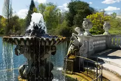 Фонтаны Итальянского сада в Лондоне