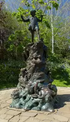 Скульптура Питера Пена в Кенсингтонском парке