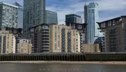 Ушастые дома жилого комплекса «Millennium Harbour» («Гавань тысячелетия») в Лондоне