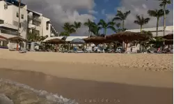 Малый пляж отеля Фламинго Бич Резорт на Синт-Мартене