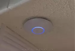 Wi-Fi репитер похож на маленькое НЛО