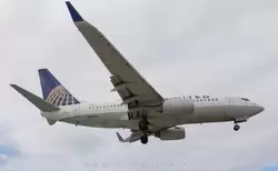 Самолет Boeing 737 авиакомпании United Airlines, бортовой номер N12754