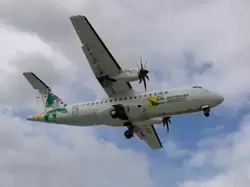 Самолет ATR 42-500 авиакомпании Air Antilles Express, бортовой номер F-OIXE