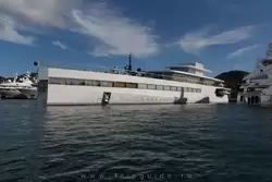 Яхта Стива Джобса