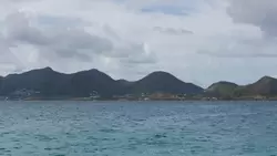 Вид на Сен-Мартен от острова Тинтамаре