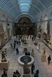 Зал «Город ренессанса» (1350–1600 гг.) в Музее Виктории и Альберта в Лондоне