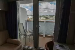 Каюта с балконом на корабле «Конингсдам»