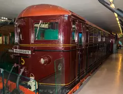 Электрический локомотив №5 «Джон Хэмпден» — в связи с ростом пригородного движения на линии требовались более мощные локомотивы, подобные этому. В 1919 году было построено 20 таких локомотивов