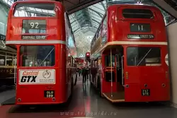Двухэтажные автобусы в Музее транспорта Лондона