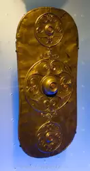 Щит Баттерси — один из самых значимых предметов кельтского военного снаряжения, найденного в Великобритании, предположительно 350-50 г. до н.э., это листовое бронзовое покрытие деревянного щита
