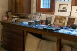 Комната за приемной — инструменты и материалы для офорта в доме-музее Рембрандта
