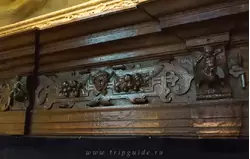 Резное обрамление камина гостиной в доме-музее Рембрандта