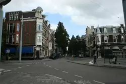Улица Путь королевы (<span lang=nl>Koninginneweg</span>)