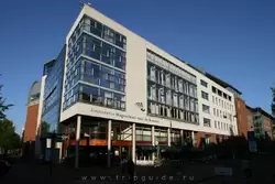 Амстердамский университет искусств (<span lang=nl>Amsterdamse Hogeschool voor de Kunsten</span>)