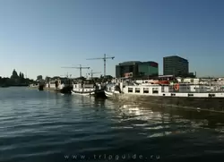 Причал жилых лодок в Амстердаме