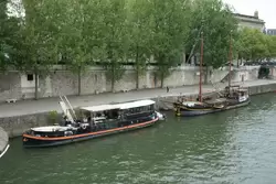 Корабли на реке Сена