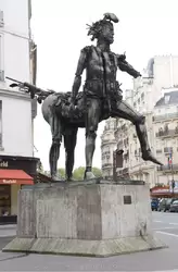 Статуя Centaure Cesar — Кентавр Цезарь в Париже